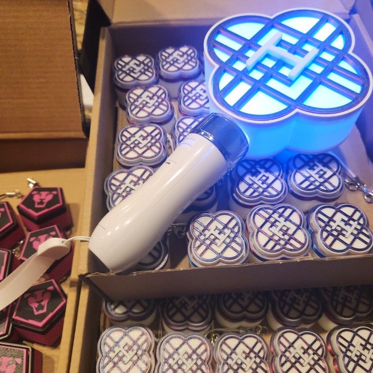 Kpop Demon Hunter Light Wands And Fidget Clickers