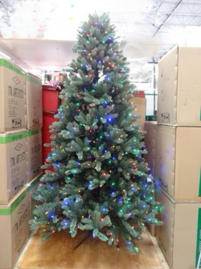 EZ Connect 7.5Ft Prelit LED Christmas Tree 780 LED Lights for Sale in