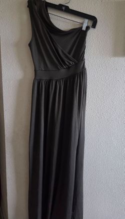 Vestido nuevo color verde Oliva Size  S pero queda como m a L