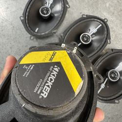 Set Of 4 Kicker Speakers 