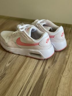 Nike Air Max For Women for Sale in Maple Valley, WA - OfferUp