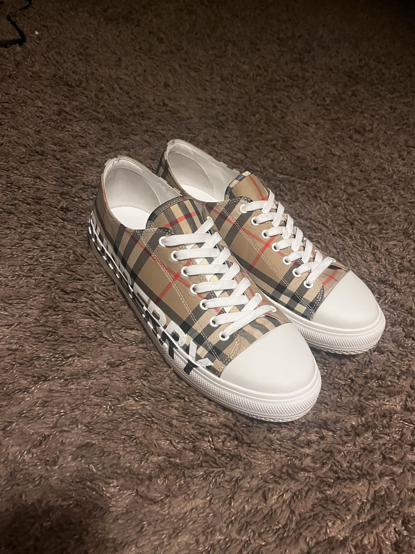 Burberry Size 10