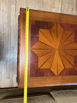 Coffee table and 2 end tables for sale