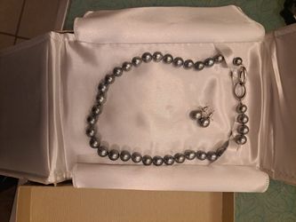 Black Tahian Pearl Necklace & Earrings