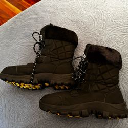 Earlde Women’s Water proof Snow boots 8.5