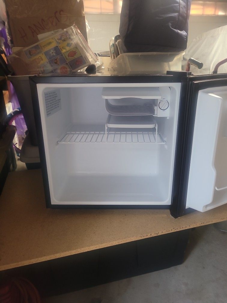 Mini Refrigerator 