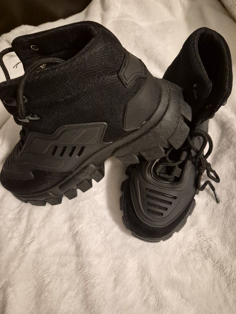 Cheated Sole Women's Boot Size 8 1/2