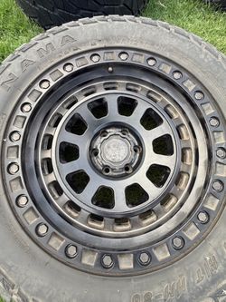 Black Beadlock Wheel with All-Terrain ford  Tire