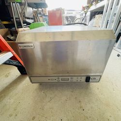 Lincoln 2500/1620 Impinger Countertop Conveyor Never used It needs cleaning, it's sitting in storage. Purchased 4 years ago, never used.