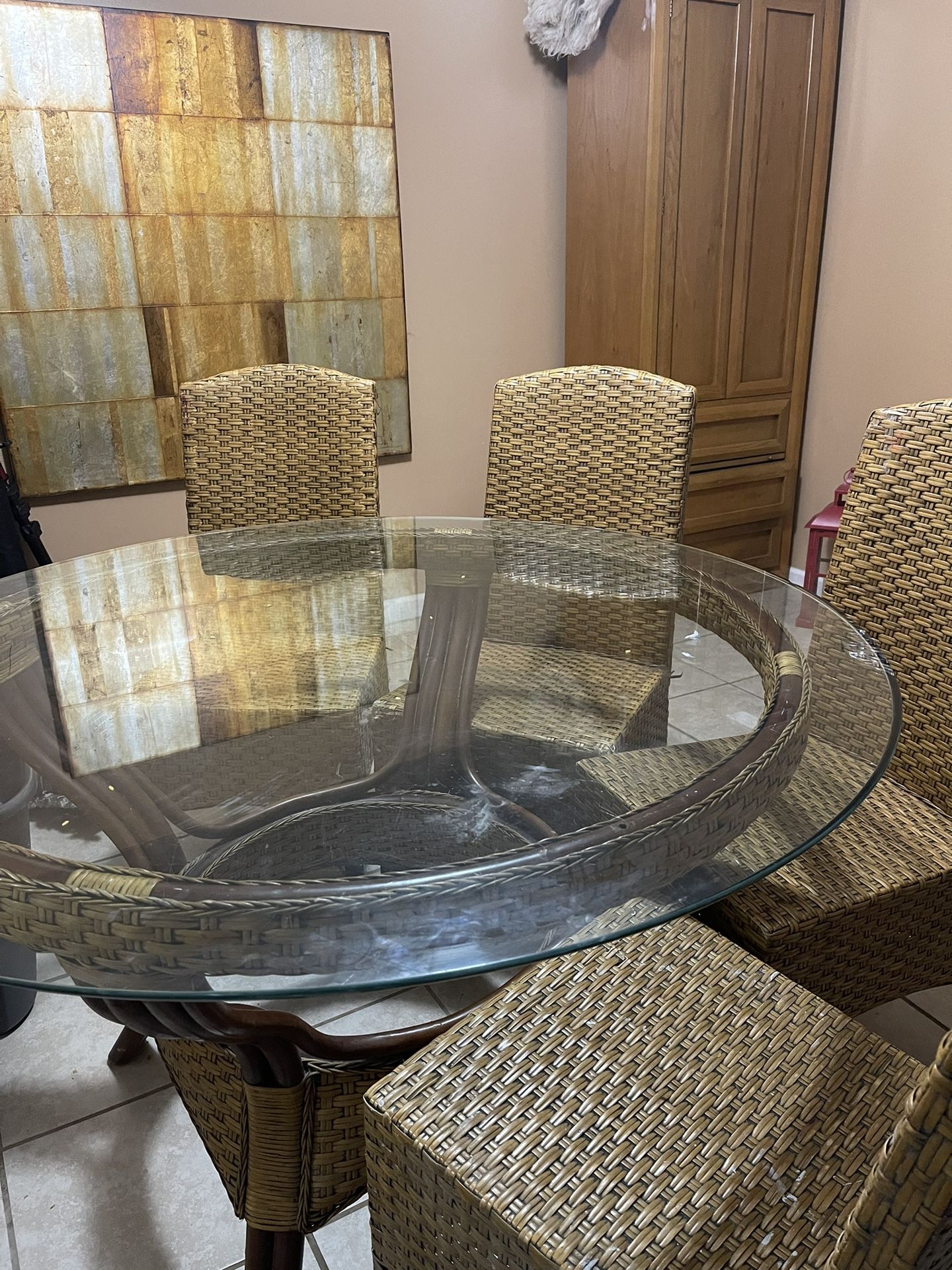 Pier import 1 Dining Table