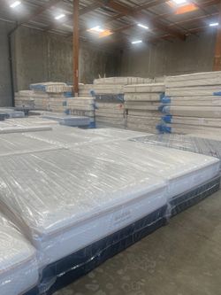 ANY SIZE Classic 11.5" Pillowtop Saatva Mattress $299!!! Major Luxury Brand!