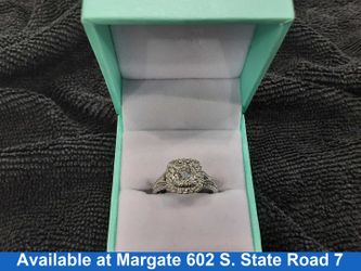 Women's Ring - White Gold 10k (.417) 5.3 grams Size 7
