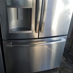 GE Profile 22.1 Cu.ft.French Door Refrigerator ( Counter Depth)