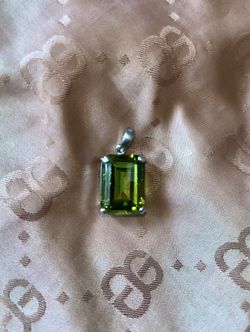 925 Sterling Silver Peridot Gemstone Pendant 