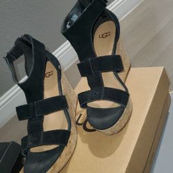 UGGS Wedges Size 6