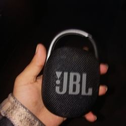 JBL Clip 4
