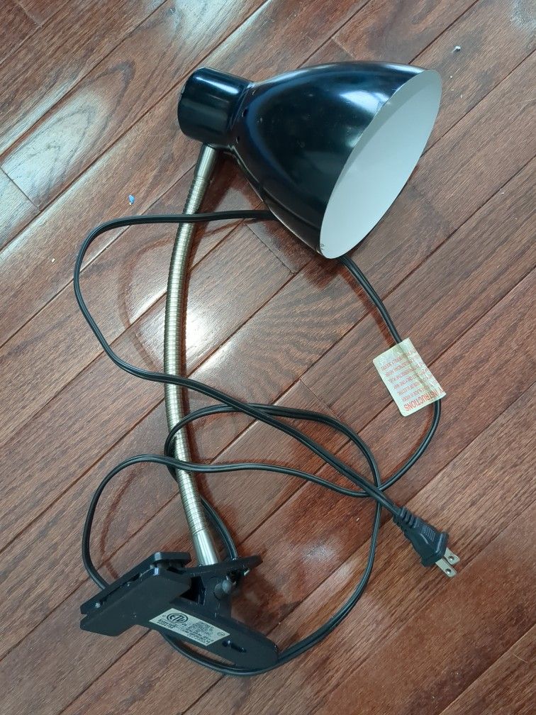 Clip Lamp (Broken Switch)