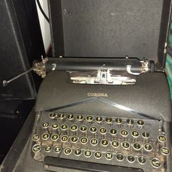 Antique Type Writer