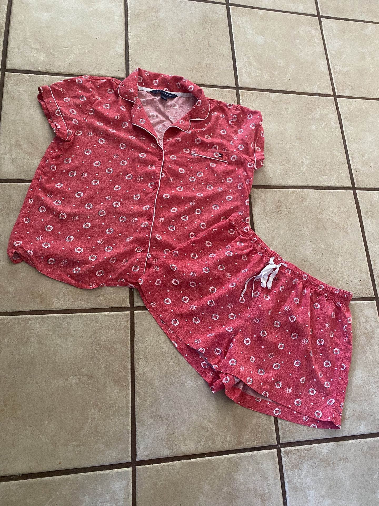 Woman’s Tommy Hilfiger 2Pc Pajama Set Size Medium Like New