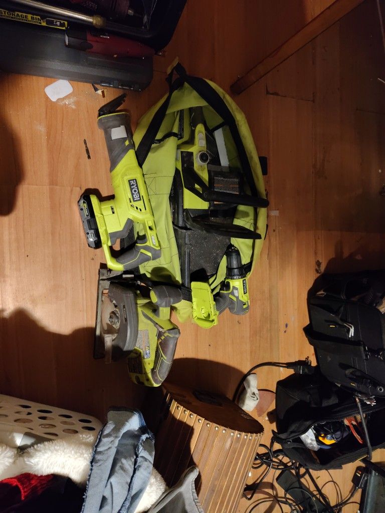 4 PCs Ryobi Tool Set