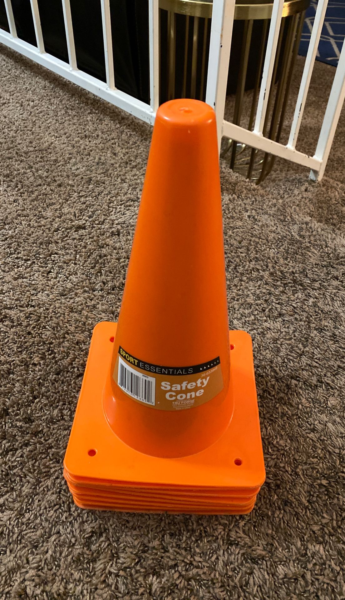 8ct Construction party supplies Cones