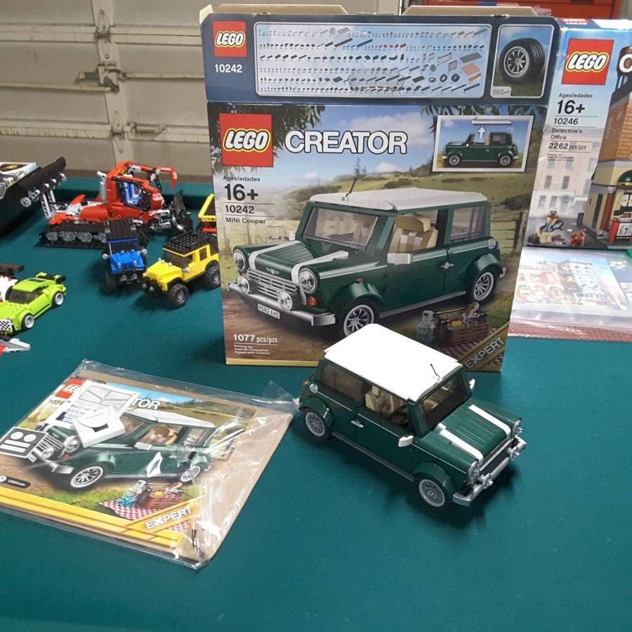 Lego 10242 mini Cooper complete with everything