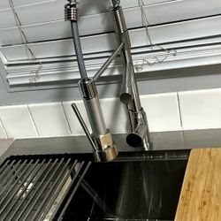 KITCHEN FAUCET 