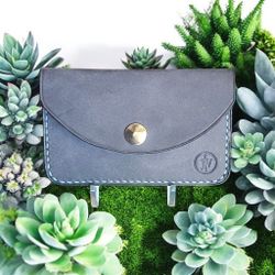 Handcrafted Slim Leather Card Holder – Elegant Everyday Gift for Women