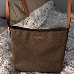 Michael kors purse 