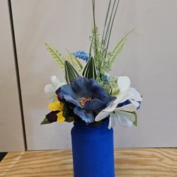 Handmade painted glass jar/vase with forever Flowers 

Handmade glass jar/vase with assorted silk fabric flowers arrangement
Daffodils 
Wildflowers 
G