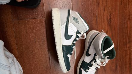 Jordan 1 mid se oxidized green in 6.5