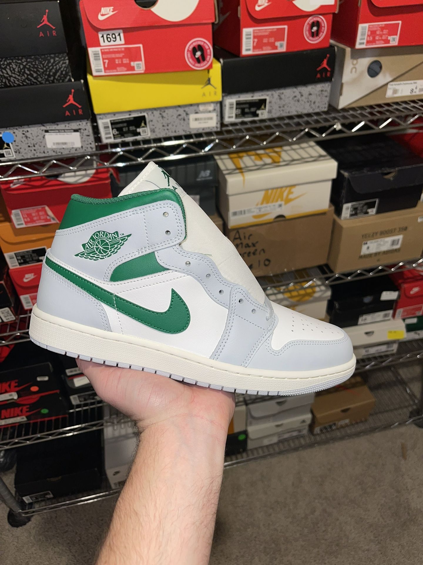 Jordan 1 Mid 