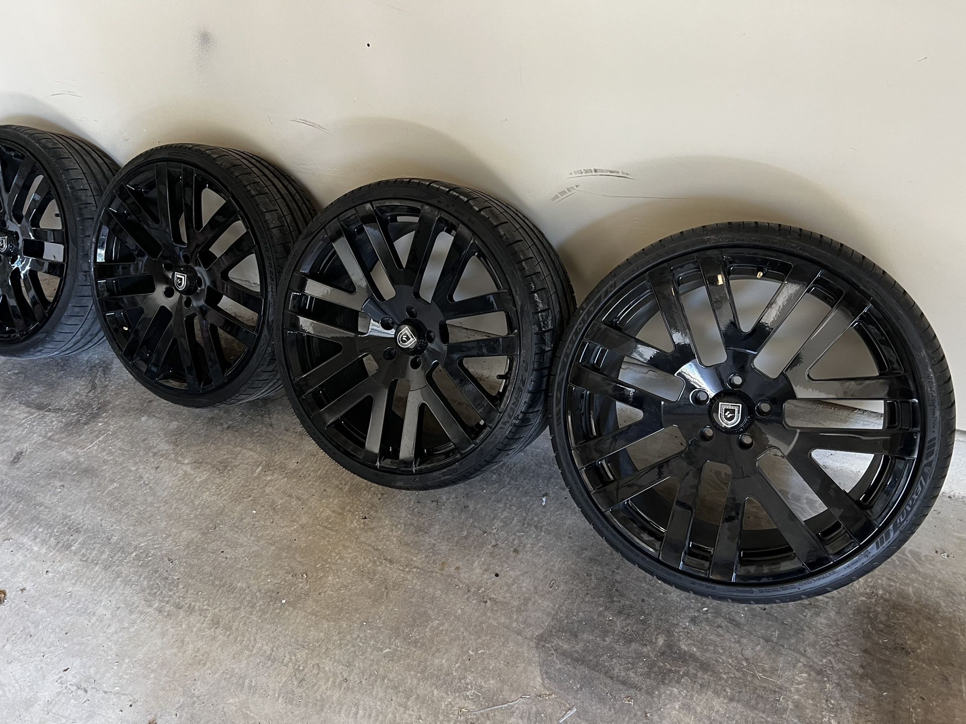 Lexani 22 Inch Wheels And Tires