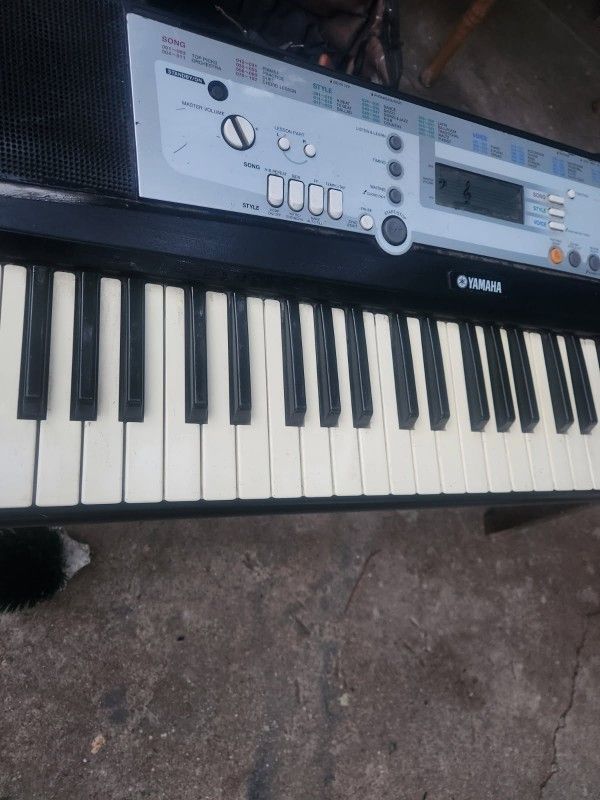 Yamaha Keyboard