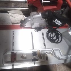 Skill Table Saw