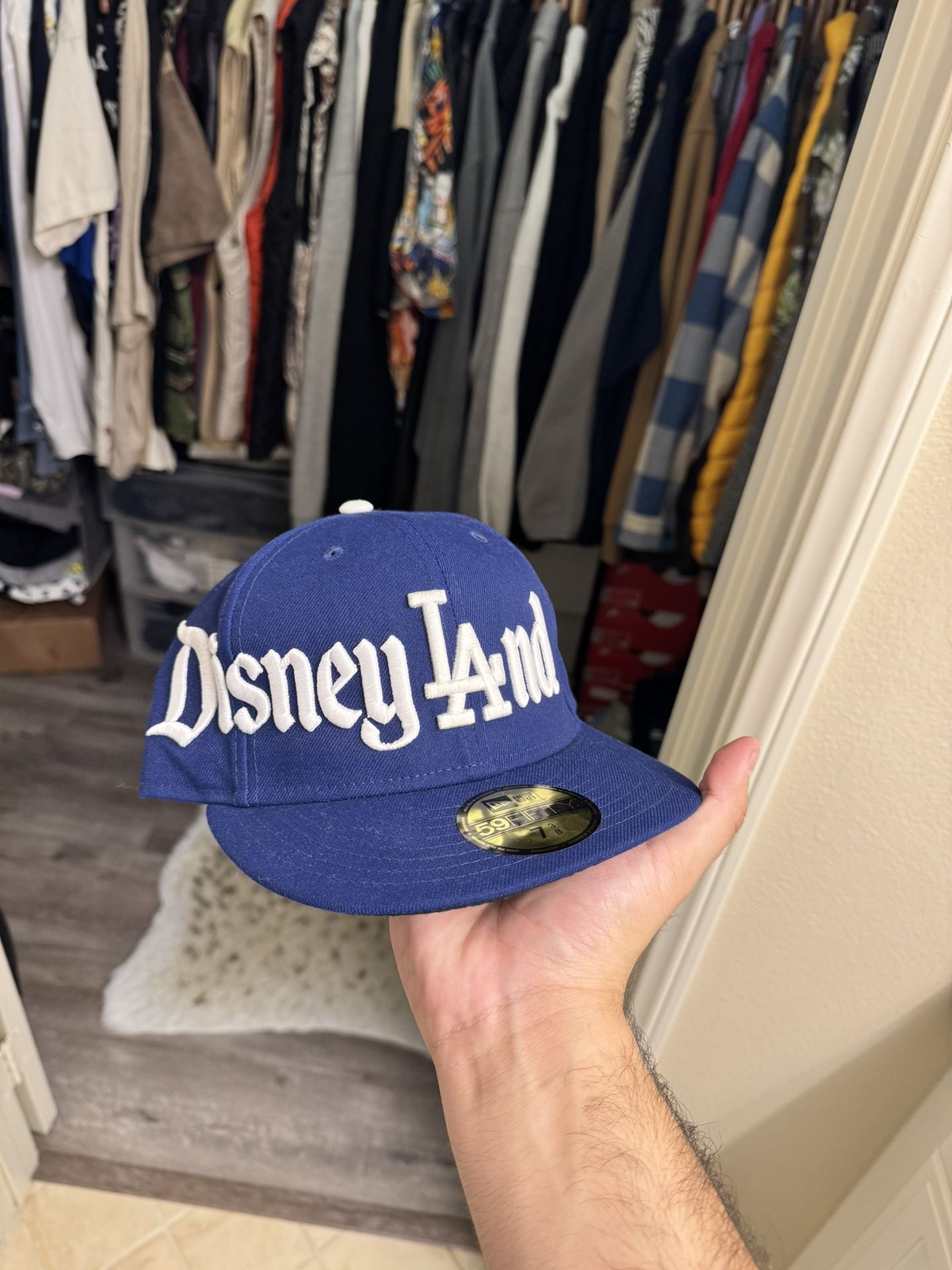 Brand New Disneyland LA New Era Hat 7 3/8