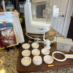 Vintage Popeil Automatic Pasta Maker P200  With Accessories