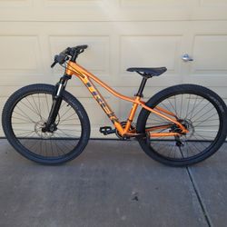 TREK MARLIN 5 MOUNTAIN BIKE (XSMALL FRAME)