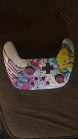 Pikachu VS MewTWo Nintendo switch controller