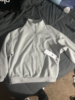 Alo Yoga Quarter-Zip Sweatshirt Gray