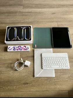 Ipad PRO 11" M4 Chip with Apple Pencil Pro + Bluetooth Keyboard + Accessories -  Firm on Price