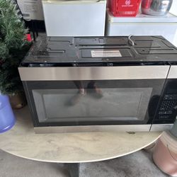 Coffee Table And Microwave 