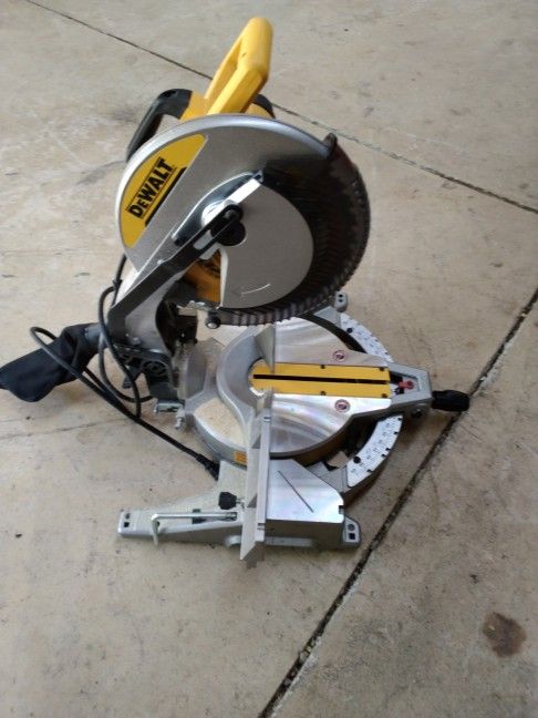 12" Dewalt Chop Saw