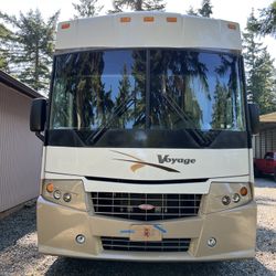 2008 Winnebago Voyage 32H Motorhome 