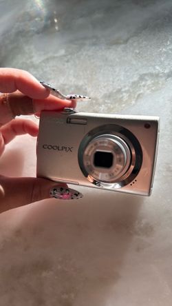 Digi Cam Nikon Coolpix s4000￼