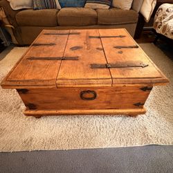 🔥 Arhaus Coffee Table + Matching Storage Chest – $140 (Delivery Available) 🔥