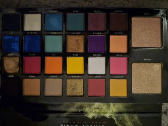  BPERFECT EXTRA LARGE COSMETICS CARNIVAL PALETTE A COLLECTION OF EYESHADOWS,  SHIMMERS, AND GLOWS! $$10!!🌸💥🔥