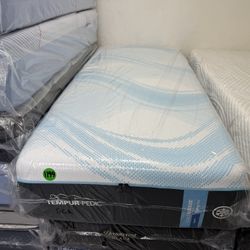 SPLIT CALIFORNIA KING SIZE TEMPURPEDIC LUXEBREEZE (SOFT) MATTRESS & BOX SPRING BED SET