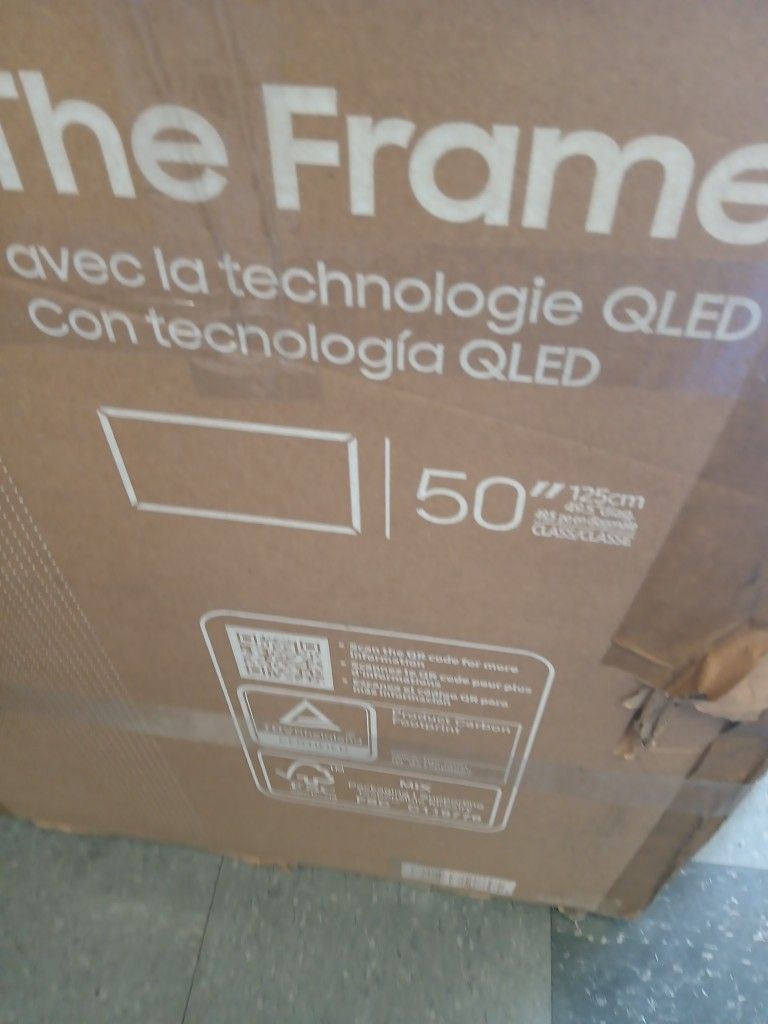 SAMSUNG 50" INCH QLED 4K LS03F THE FRAME TV.