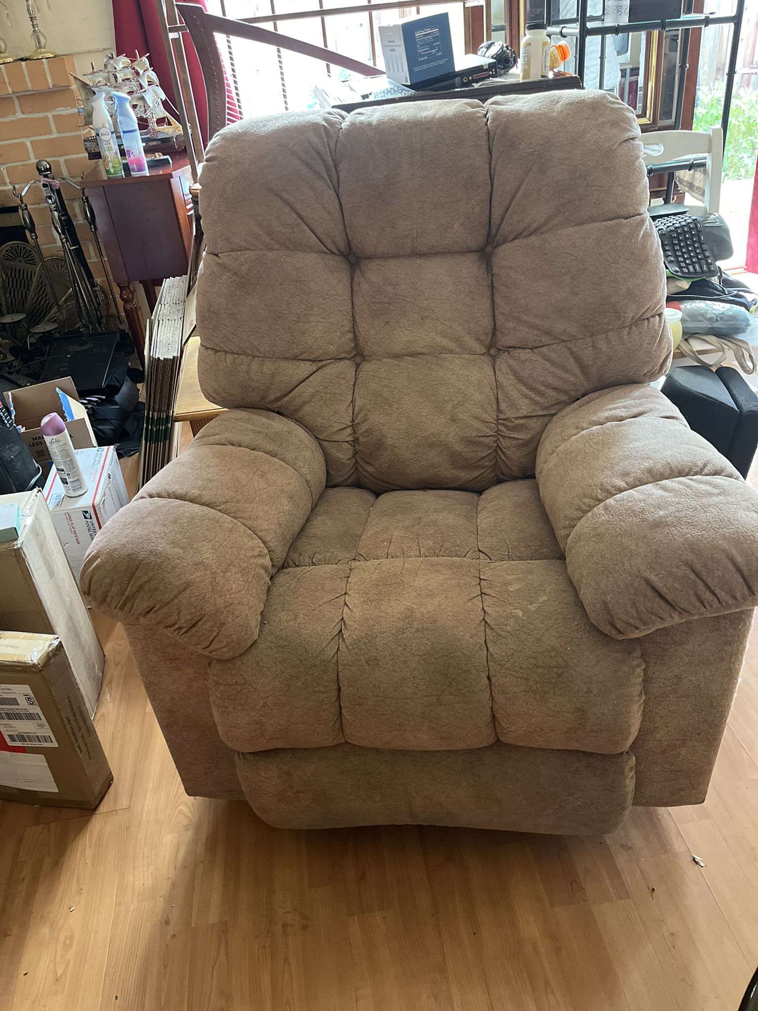 Lazy boy Recliner And Reclining Loveseat
